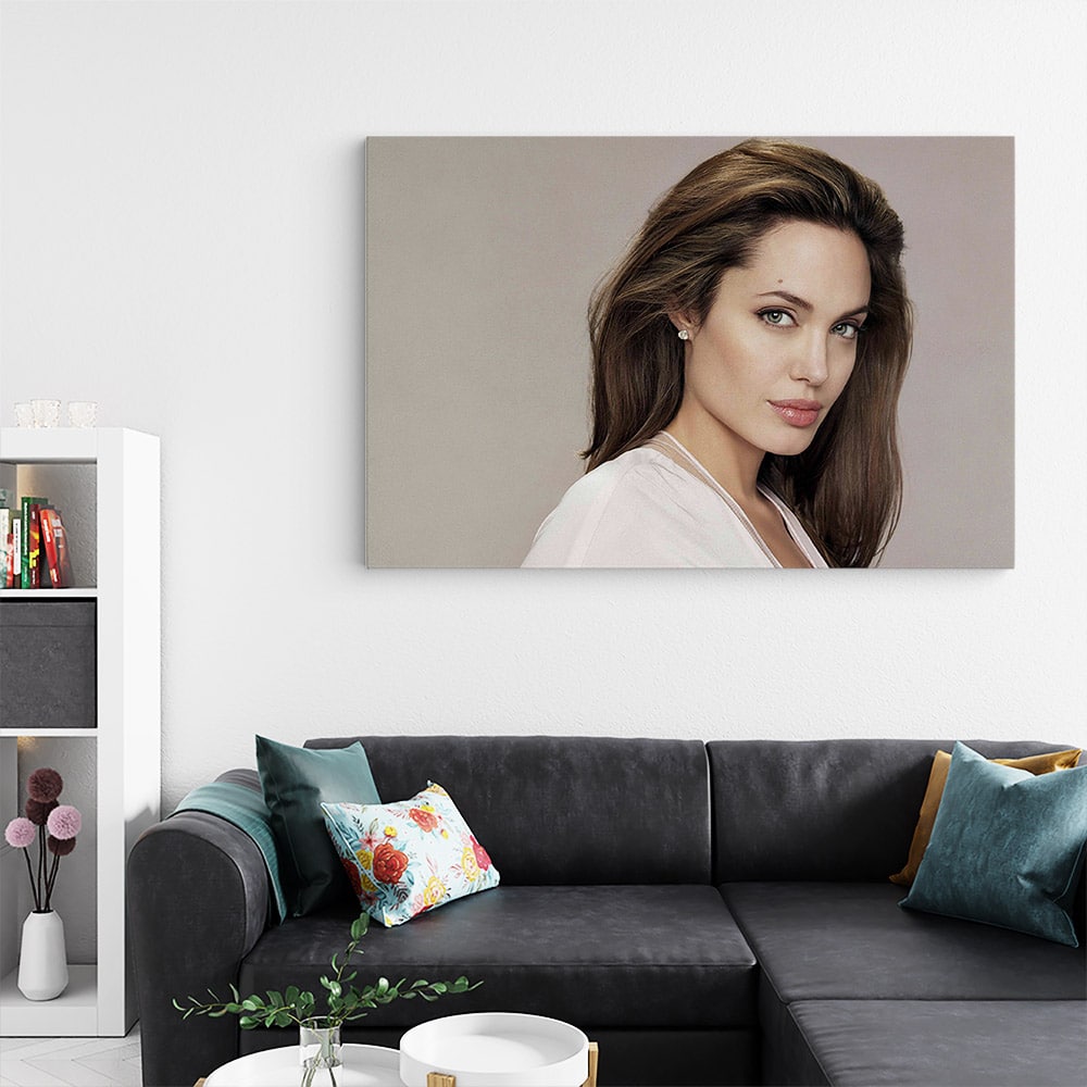Tablou Angelina Jolie actrita 2094 living - Afis Poster Tablou Angelina Jolie actrita pentru living casa birou bucatarie livrare in 24 ore la cel mai bun pret.