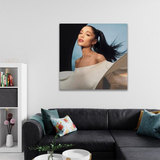 Tablou Ariana Grande cantareata 2087 camera 2 - Afis Poster Tablou Ariana Grande cantareata pentru living casa birou bucatarie livrare in 24 ore la cel mai bun pret.