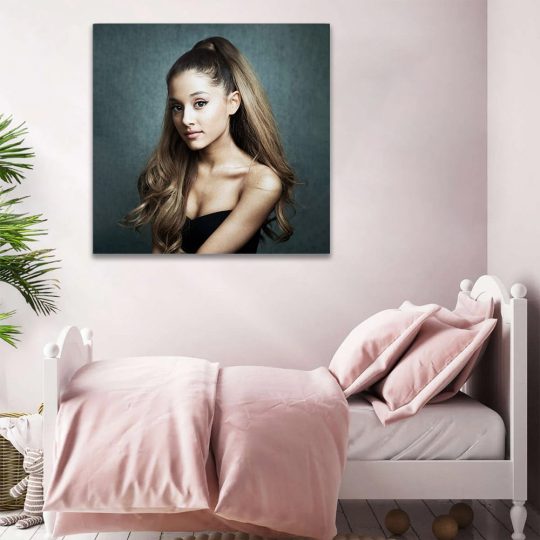 Tablou Ariana Grande cantareata 2130 dormitor copii - Afis Poster Tablou Ariana Grande cantareata pentru living casa birou bucatarie livrare in 24 ore la cel mai bun pret.