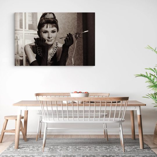 Tablou Audrey Hepburn actrita muzeu de ceara 2018 bucatarie3 - Afis Poster Tablou Audrey Hepburn actrita muzeu de ceara pentru living casa birou bucatarie livrare in 24 ore la cel mai bun pret.