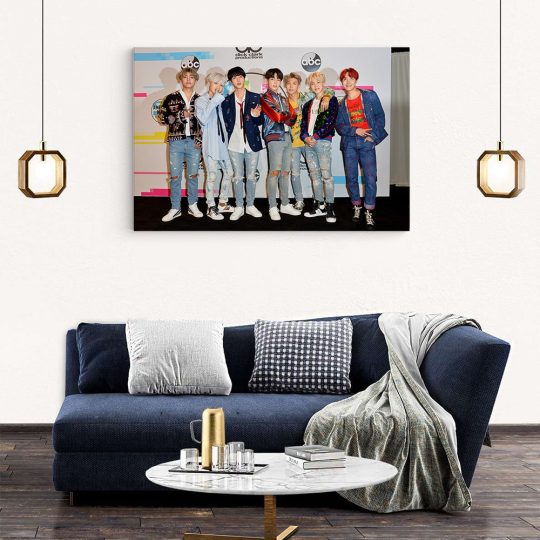 Tablou BTS trupa de muzica 1950 living modern 2 - Afis Poster Tablou BTS trupa de muzica pentru living casa birou bucatarie livrare in 24 ore la cel mai bun pret.