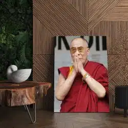 Tablou Dalai Lama lider spiritual tibetan budist 1981 living - Afis Poster Tablou Dalai Lama lider spiritual tibetan budist pentru living casa birou bucatarie livrare in 24 ore la cel mai bun pret.