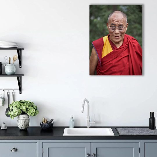 Tablou Dalai Lama lider spiritual tibetan rosu 1698 bucatarie - Afis Poster Tablou Dalai Lama pentru living casa birou bucatarie livrare in 24 ore la cel mai bun pret.