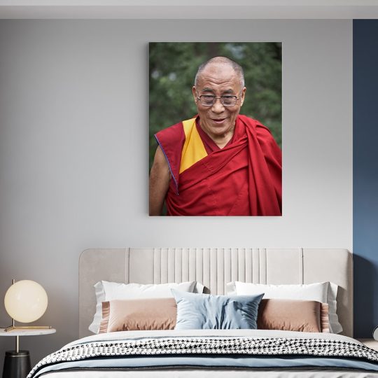 Tablou Dalai Lama lider spiritual tibetan rosu 1698 dormitor - Afis Poster Tablou Dalai Lama pentru living casa birou bucatarie livrare in 24 ore la cel mai bun pret.