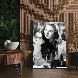 Tablou Ingrid Bergman actrita alb negru 1943 living - Afis Poster Tablou Ingrid Bergman actrita pentru living casa birou bucatarie livrare in 24 ore la cel mai bun pret.