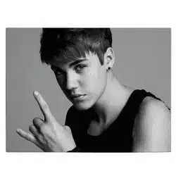 Tablou Justin Bieber cantaret 2287 front - Afis Poster Tablou Justin Bieber cantaret pentru living casa birou bucatarie livrare in 24 ore la cel mai bun pret.