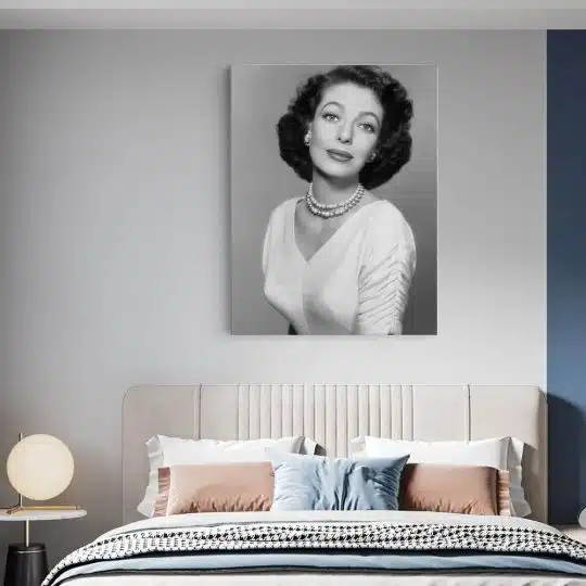 Tablou Loretta Young actrita alb negru 1940 dormitor - Afis Poster Tablou Loretta Young actrita pentru living casa birou bucatarie livrare in 24 ore la cel mai bun pret.