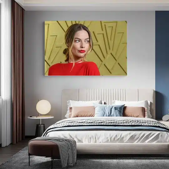 Tablou Margot Robbie actrita rosu 1960 dormitor - Afis Poster Tablou Margot Robbie actrita pentru living casa birou bucatarie livrare in 24 ore la cel mai bun pret.