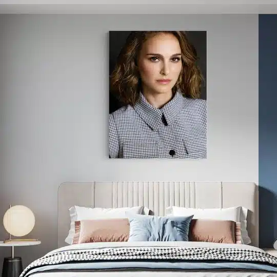 Tablou Natalie Portman actrita 1977 dormitor - Afis Poster Tablou Natalie Portman actrita pentru living casa birou bucatarie livrare in 24 ore la cel mai bun pret.