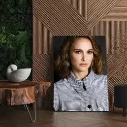 Tablou Natalie Portman actrita 1977 living - Afis Poster Tablou Natalie Portman actrita pentru living casa birou bucatarie livrare in 24 ore la cel mai bun pret.