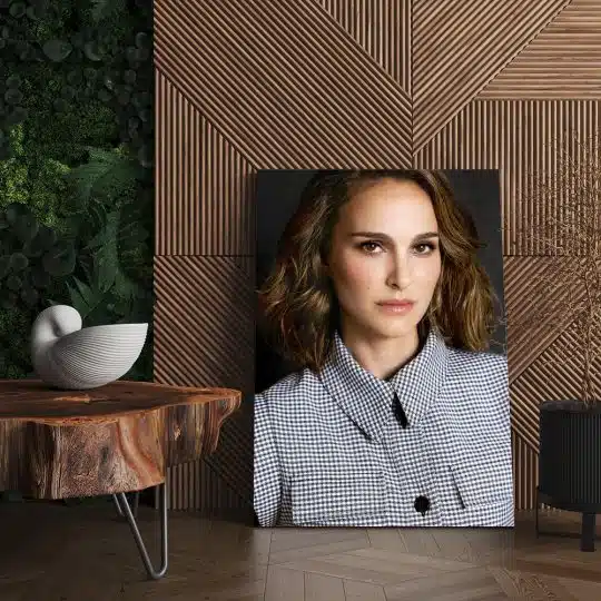 Tablou Natalie Portman actrita 1977 living - Afis Poster Tablou Natalie Portman actrita pentru living casa birou bucatarie livrare in 24 ore la cel mai bun pret.