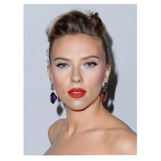 Tablou Scarlett Johansson actrita 2098 front - Afis Poster Tablou Scarlett Johansson actrita pentru living casa birou bucatarie livrare in 24 ore la cel mai bun pret.