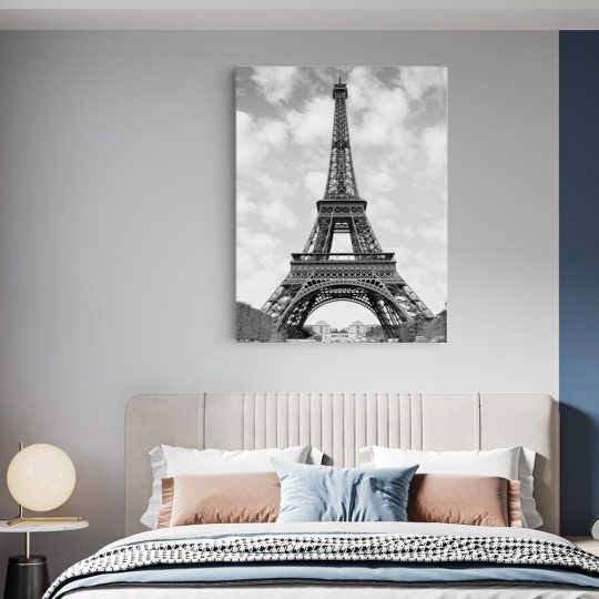 Tablou Turnul Eiffel Paris Franta alb negru 1486 dormitor - Afis Poster Tablou Turnul Eiffel Paris alb negru pentru living casa birou bucatarie livrare in 24 ore la cel mai bun pret.