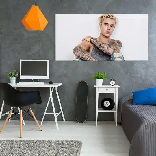 Tablou afis Justin Bieber cantaret 2382 tablou camera tineret - Afis Poster Tablou afis Justin Bieber cantaret pentru living casa birou bucatarie livrare in 24 ore la cel mai bun pret.