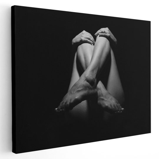 Tablou canvas detaliu corp uman picioare negru alb 1107 - Afis Poster nud femeie detaliu picioare negru alb pentru living casa birou bucatarie livrare in 24 ore la cel mai bun pret.