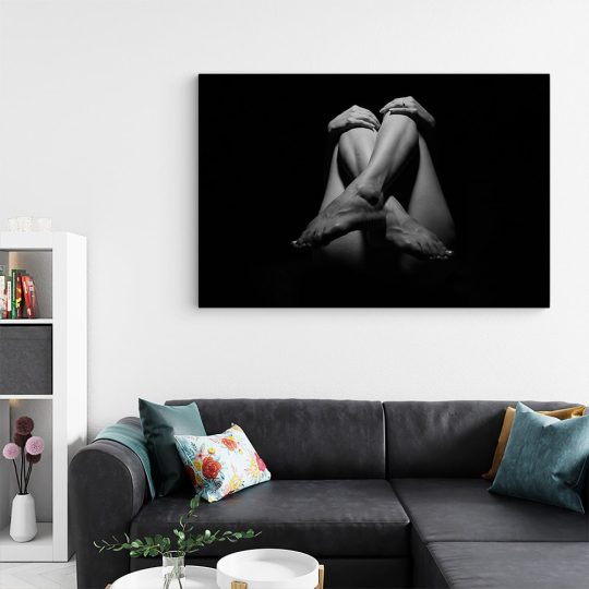 Tablou canvas detaliu corp uman picioare negru alb 1107 living - Afis Poster nud femeie detaliu picioare negru alb pentru living casa birou bucatarie livrare in 24 ore la cel mai bun pret.