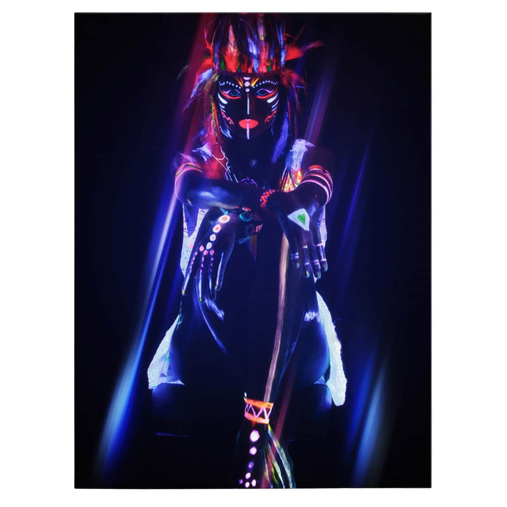 Tablou femeie cu machiaj neon in lumina ultraviolet - Material produs:: Poster pe hartie FARA RAMA, Dimensiunea:: 80x120 cm