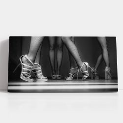Tablou picioare femei detaliu alb negru 1867 detalii tablou - Afis Poster Tablou picioare femei detaliu alb negru pentru living casa birou bucatarie livrare in 24 ore la cel mai bun pret.
