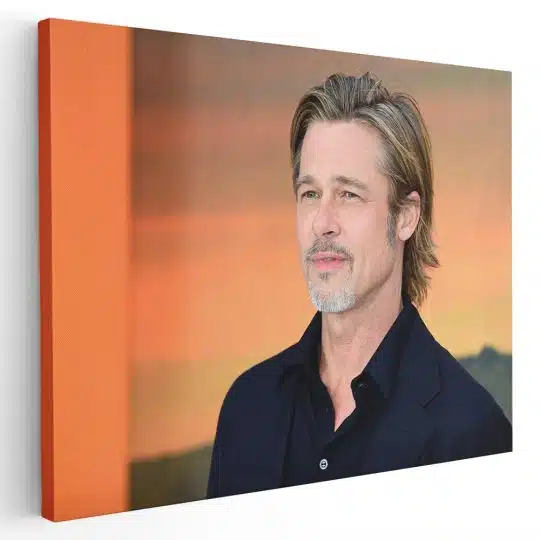 Tablou portret actor Brad Pitt crem 1559 - Afis Poster Tablou Brad Pitt actor pentru living casa birou bucatarie livrare in 24 ore la cel mai bun pret.