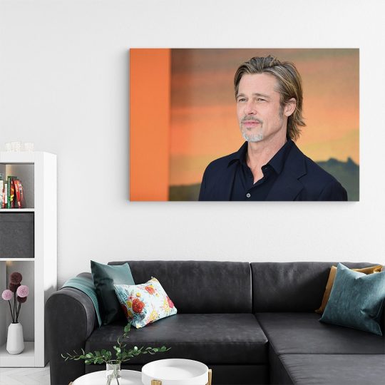 Tablou portret actor Brad Pitt crem 1559 living - Afis Poster Tablou Brad Pitt actor pentru living casa birou bucatarie livrare in 24 ore la cel mai bun pret.