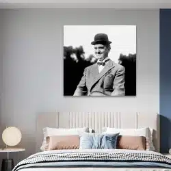 Tablou portret actor comedie Stan Laurel alb negru 1550 camera 1 - Afis Poster Stan Laurel din Stan si Bran actor alb negru pentru living casa birou bucatarie livrare in 24 ore la cel mai bun pret.