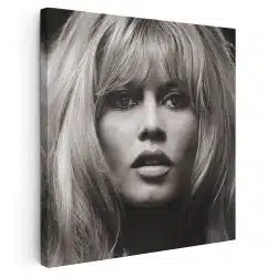 Tablou portret actrita Brigitte Bardot alb negru 1509 - Afis Poster Brigitte Bardot actrita alb negru pentru living casa birou bucatarie livrare in 24 ore la cel mai bun pret.