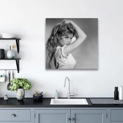 Tablou portret actrita Brigitte Bardot alb negru 1516 camera 3 - Afis Poster Tablou Brigitte Bardot actrita alb negru pentru living casa birou bucatarie livrare in 24 ore la cel mai bun pret.