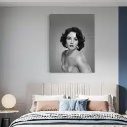 Tablou portret actrita Elizabeth Taylor alb negru 1513 dormitor - Afis Poster Elizabeth Taylor actrita alb negru pentru living casa birou bucatarie livrare in 24 ore la cel mai bun pret.