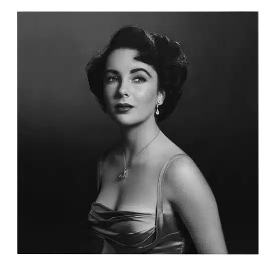 Tablou portret actrita Elizabeth Taylor alb negru 1514 frontal - Afis Poster tablou Elizabeth Taylor alb negru pentru living casa birou bucatarie livrare in 24 ore la cel mai bun pret.