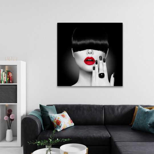 Tablou portret femeie cu buze rosii unghii negre alb negru 1454 camera 2 - Afis Poster Tablou portret femeie cu buze rosii pentru living casa birou bucatarie livrare in 24 ore la cel mai bun pret.