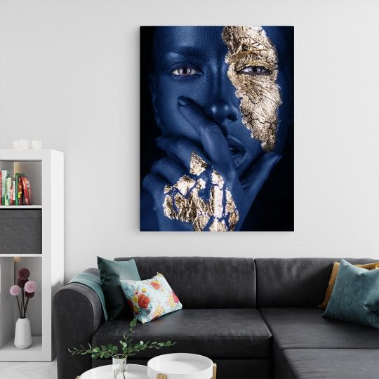 Tablou portret femeie cu machiaj creativ albastru auriu 1197 living 2 - Afis Poster portret femeie cu machiaj creativ albastru auriu pentru living casa birou bucatarie livrare in 24 ore la cel mai bun pret.