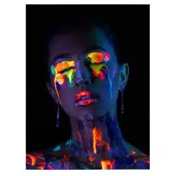 Tablou portret femeie cu machiaj fluorescent in lumina neon 4327 front