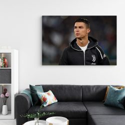 Tablou portret fotbalist Cristiano Ronaldo negru 1564 living - Afis Poster Tablou Cristiano Ronaldo fotbalist poster pentru living casa birou bucatarie livrare in 24 ore la cel mai bun pret.