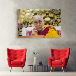 Tablou portret lider spiritual tibetan Dalai Lama galben 1571 hol - Afis Poster Tablou Dalai Lama lider spiritual pentru living casa birou bucatarie livrare in 24 ore la cel mai bun pret.