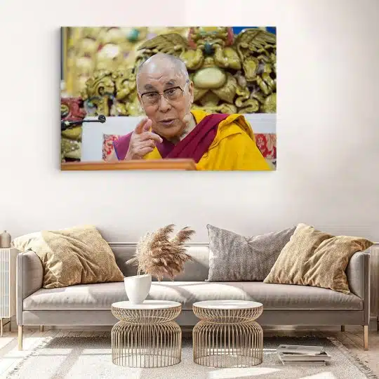 Tablou portret lider spiritual tibetan Dalai Lama galben 1571 living modern 3 - Afis Poster Tablou Dalai Lama lider spiritual pentru living casa birou bucatarie livrare in 24 ore la cel mai bun pret.