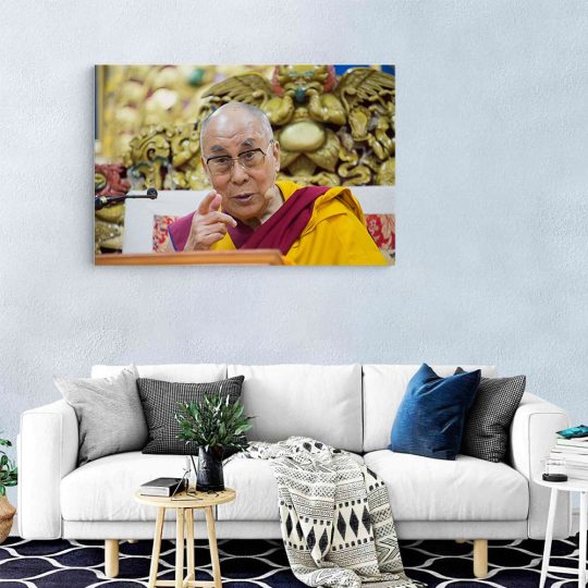Tablou portret lider spiritual tibetan Dalai Lama galben 1571 living modern - Afis Poster Tablou Dalai Lama lider spiritual pentru living casa birou bucatarie livrare in 24 ore la cel mai bun pret.