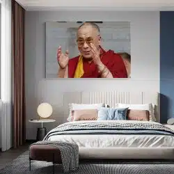 Tablou portret lider spiritual tibetan Dalai Lama rosu 1562 dormitor - Afis Poster Tablou Dalai Lama lider spiritual pentru living casa birou bucatarie livrare in 24 ore la cel mai bun pret.