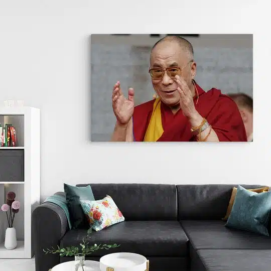 Tablou portret lider spiritual tibetan Dalai Lama rosu 1562 living - Afis Poster Tablou Dalai Lama lider spiritual pentru living casa birou bucatarie livrare in 24 ore la cel mai bun pret.